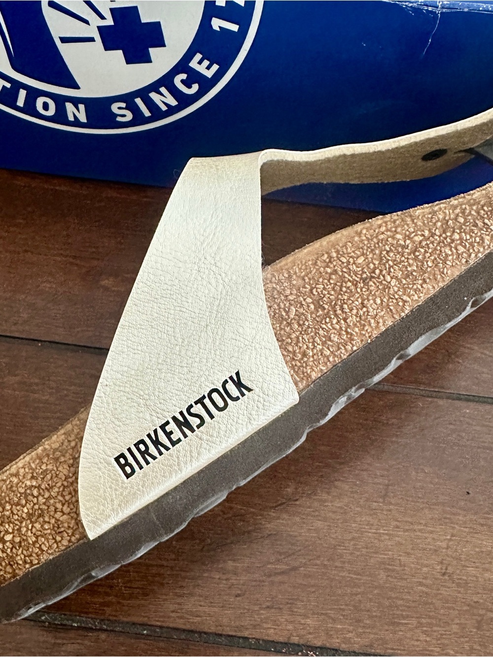 Birkenstock Pearl White Gizeh Leather Thong Sandals - Picture 3 of 11